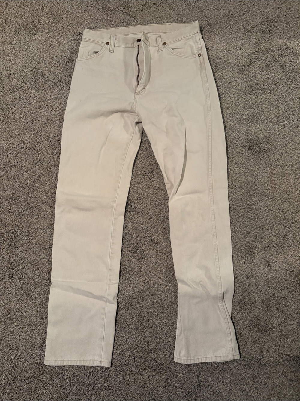 Wrangler Men’s Straight Jeans in Light Beige